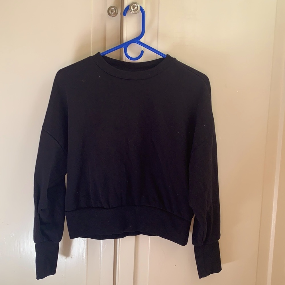 Loose Crew-Neck Cropped Sweatshirt